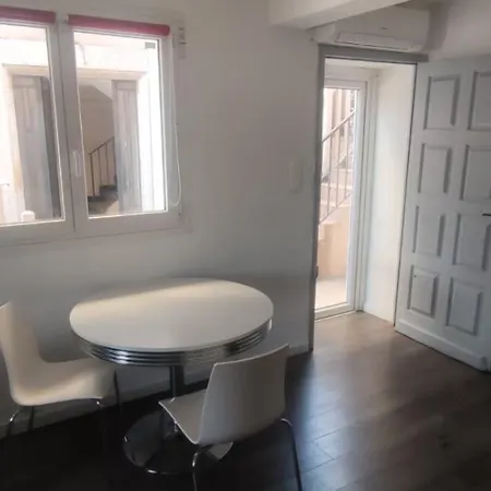 Studio Apartment Toulon